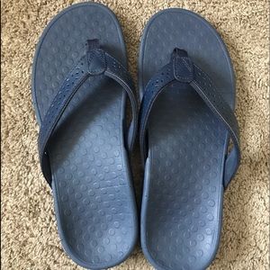 Vionic women’s size 10 thong sandal flip flop navy